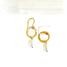 Load image into Gallery viewer, Holly Beaded Earrings