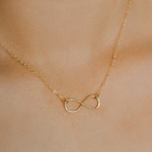 Load image into Gallery viewer, Shawna Infinity Necklace